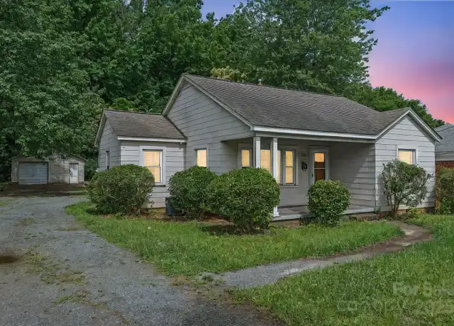 Property at 2722 Eastway Dr, Charlotte, NC, 28205, 3 beds, 1 bath, [object Object]