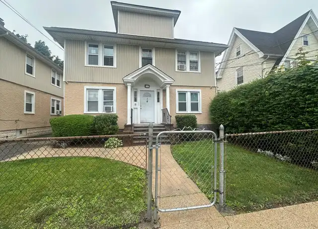 Property at 14 Van Cott Ave Unit 3, Hempstead, NY, 11550, 2 beds, 1 bath, [object Object]