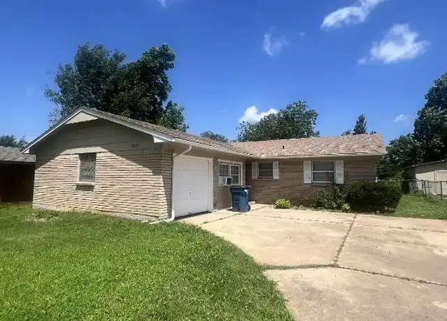 Property at 9425 NE 14th St, Oklahoma City, OK, 73130, 3 beds, 2 baths, [object Object]