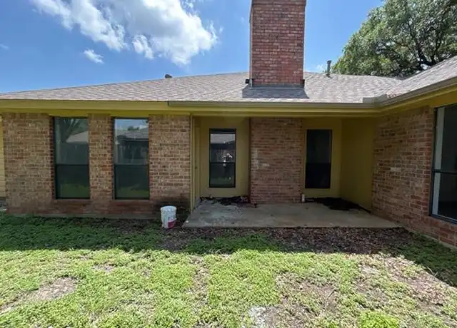 Property at 818 Summit Dr, DeSoto, TX, 75115, 3 beds, 2 baths, [object Object]