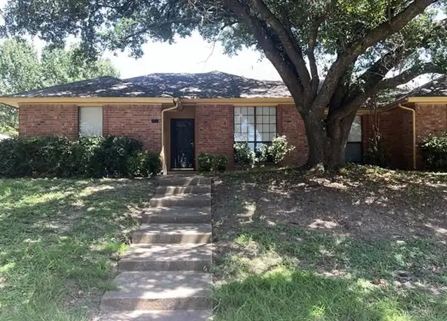 Property at 818 Summit Dr, DeSoto, TX, 75115, 3 beds, 2 baths, [object Object]