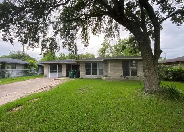 Property at 5767 Flamingo Dr, Houston, TX, 77033, 3 beds, 2 baths, [object Object]