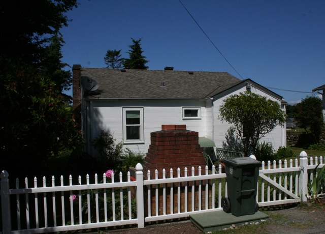 Photo of 1509 7th St, Anacortes, WA 98221