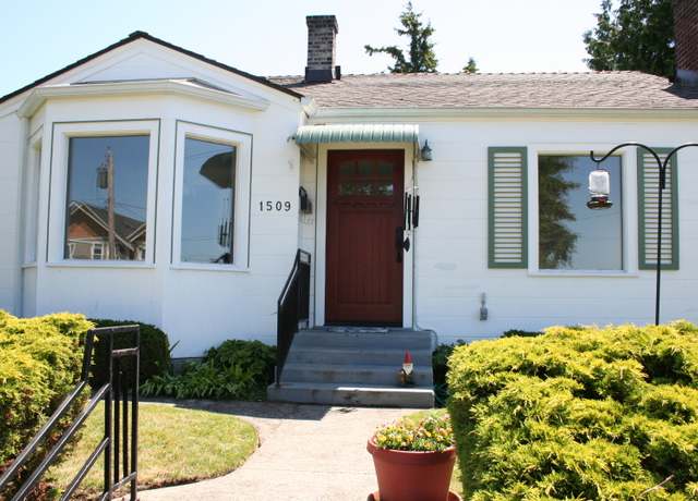 Photo of 1509 7th St, Anacortes, WA 98221