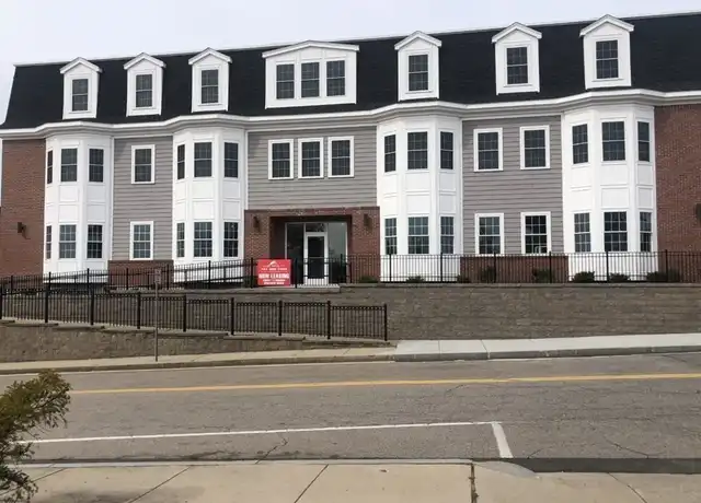 Property at 2 French Ave Unit 204, Braintree, MA, 02184, 1 bed, 1 bath, [object Object]