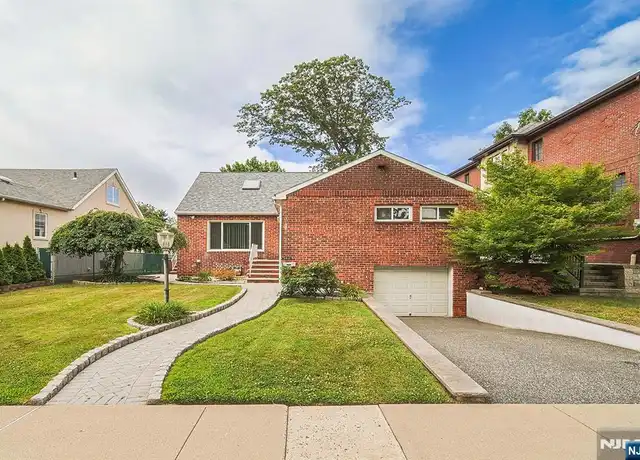 Property at 264 Westview Ave, Fort Lee, NJ, 07024, 3 beds, 2 baths, [object Object]
