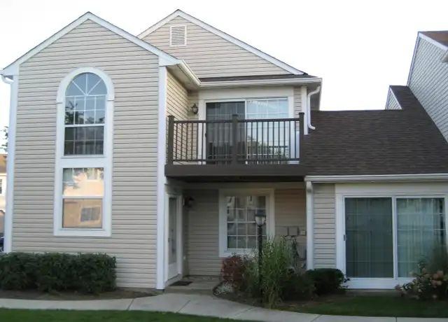 Property at 294 Le Parc Cir, Buffalo Grove, IL, 60089, 2 beds, 2 baths, [object Object]