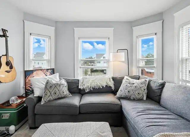 Property at 637 Broadway Unit 2, Everett, MA, 02149, 3 beds, 1 bath, [object Object]