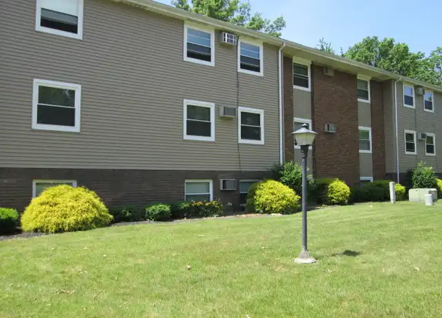 Property at 273 Maplewood Dr Unit 273-203, Cortland, OH, 44410, 1 bed, 1 bath, [object Object]