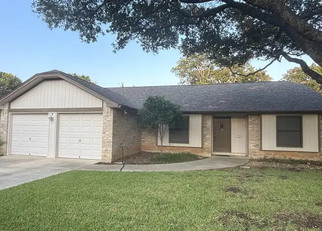 Property at 111 Park Pl, Boerne, TX, 78006, 3 beds, 2 baths, [object Object]