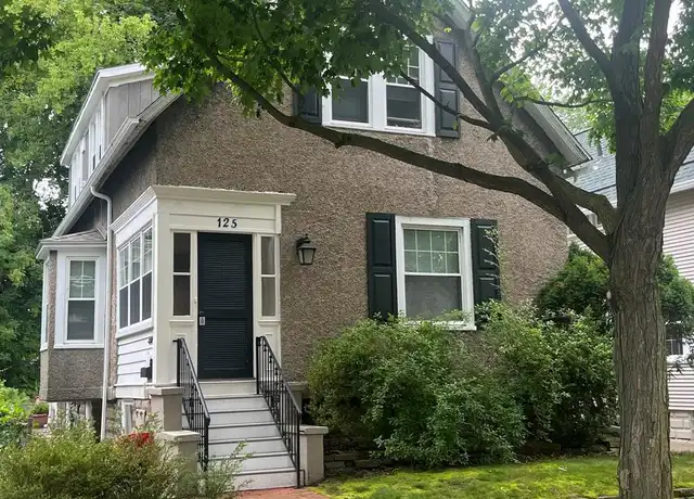 Property at 125 Muir Rd, Grosse Pointe Farms, MI, 48236, 2 beds, 1 bath, [object Object]