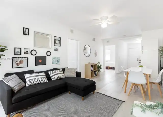 Property at 301 NE 17th Ave Unit 4, Fort Lauderdale, FL, 33301, 2 beds, 2 baths, [object Object]