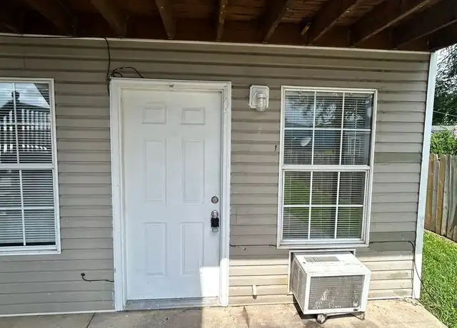 Property at 1414 Powell St, Springdale, AR, 72764, 1 bed, 1 bath, [object Object]