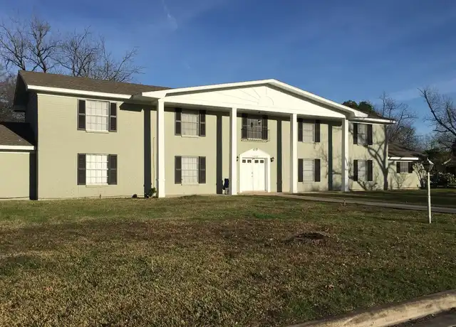 Property at 1400 Fairground St, Taylor, TX, 76574, 2 beds, 1 bath, [object Object]