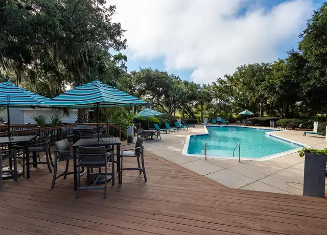 Photo of 997 Johnnie Dodds Blvd, Mt Pleasant, SC 29464