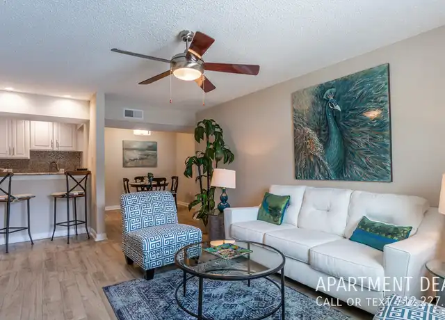 Property at 6 W 34th St Unit 304, Houston, TX, 77018, 3 beds, 2 baths, [object Object]