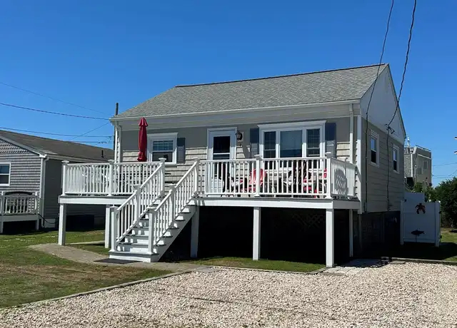 Property at 4 Arbeth Rd, Narragansett, RI, 02879, 2 beds, 1 bath, [object Object]