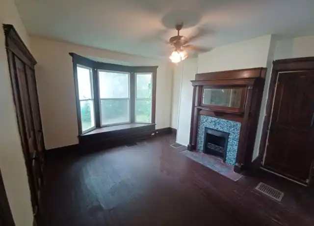 Property at 109 W National Dr Unit A (Downstairs front), Newark, OH, 43055, 1 bed, 1 bath, [object Object]