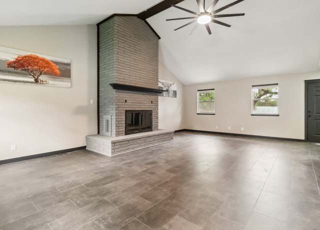 Photo of 634 Flatrock Dr, Canyon Lake, TX 78133