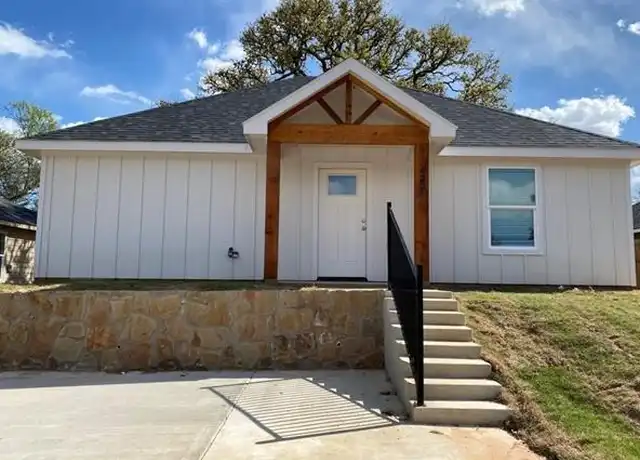 Property at 420 E Shepherd St, Denison, TX, 75021, 3 beds, 2 baths, [object Object]