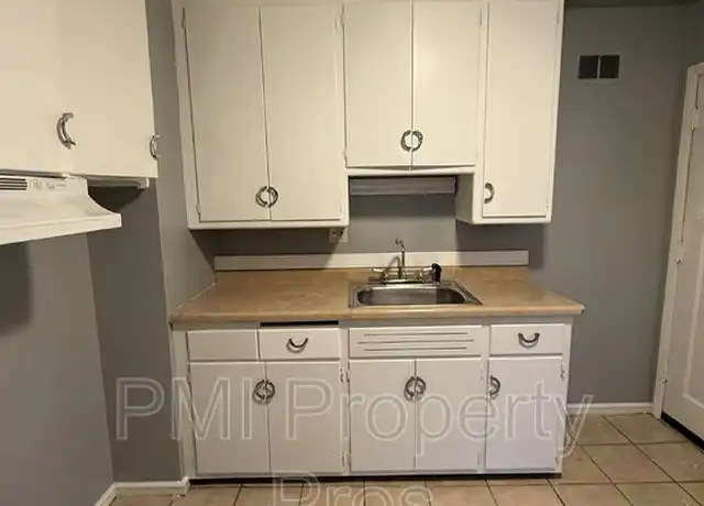 Property at 5262 N Teutonia Ave Unit 3, Milwaukee, WI, 53209, 2 beds, 1 bath, [object Object]