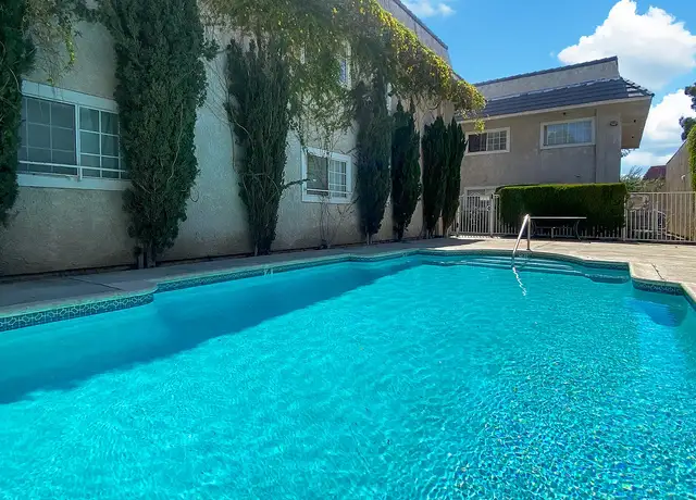 Photo of 38050 11th St E, Palmdale, CA 93550