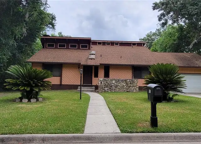 Property at 1631 NW 94th St, Gainesville, FL, 32606, 3 beds, 2 baths, [object Object]