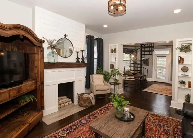 Property at 173 Woolper Ave Unit 173, Cincinnati, OH, 45220, 2 beds, 2 baths, [object Object]