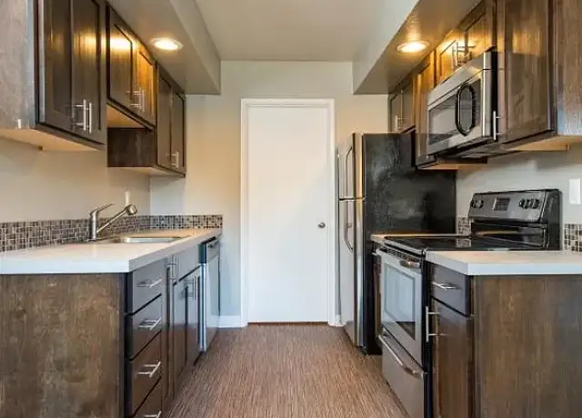 Photo of 199 E Ave, Lake Oswego, OR 97034