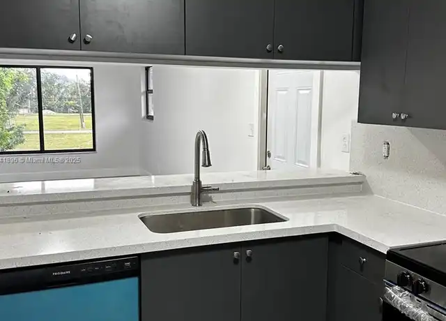 Property at 1175 SW 16th Ave Unit 2, Fort Lauderdale, FL, 33312, 2 beds, 1 bath, [object Object]