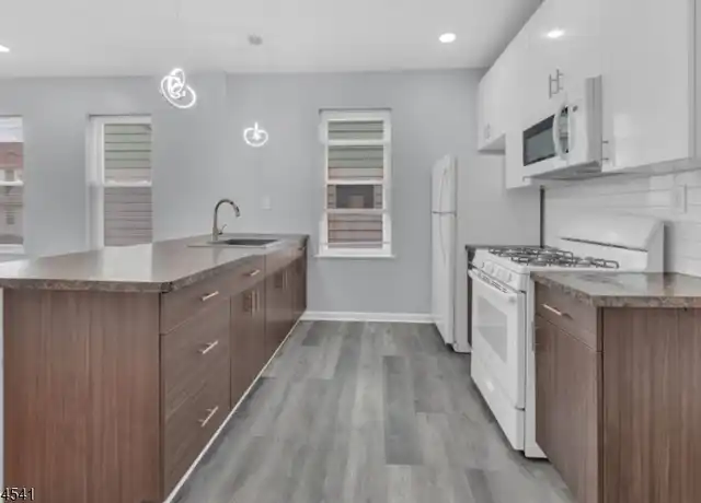 Property at 10 Walter Pl, Irvington, NJ, 07111, 2 beds, 1 bath, [object Object]