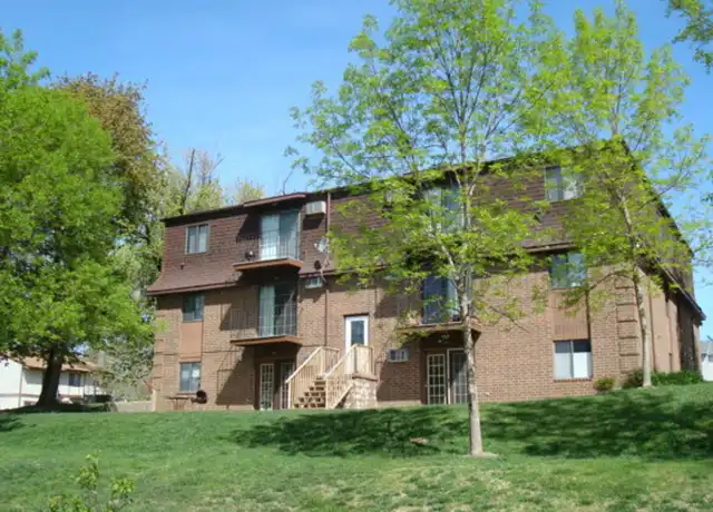 Property at 413 6th Ave #3, Coralville, IA, 52241, 2 beds, 1 bath, [object Object]