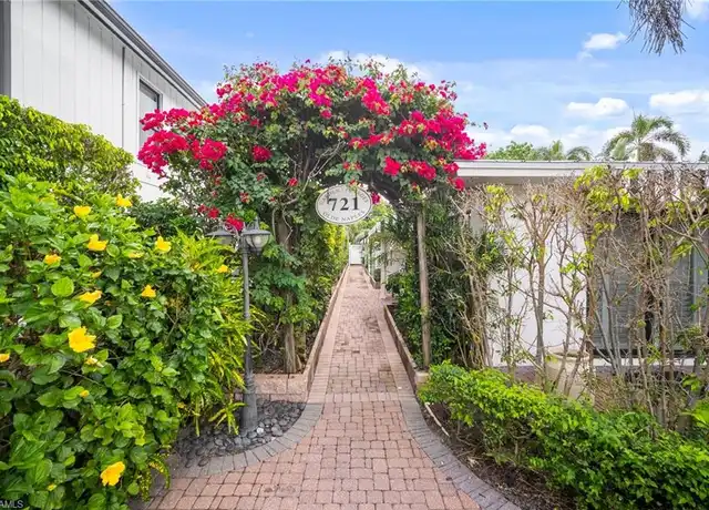 Property at 721 9th St S #3, Naples, FL, 34102, 1 bed, 1 bath, [object Object]