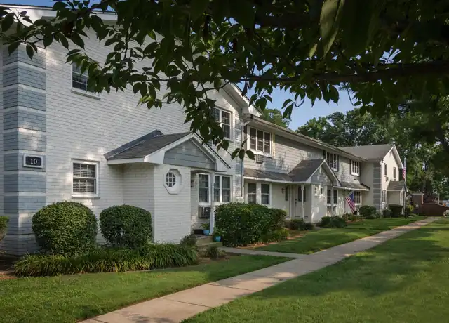 Property at 23 Weaver Dr Unit 02-2B, Massapequa, NY, 11758, 1 bed, 1 bath, [object Object]