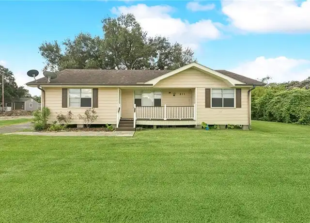 Property at 311 S Concord Rd, Belle Chasse, LA, 70037, 3 beds, 2 baths, [object Object]