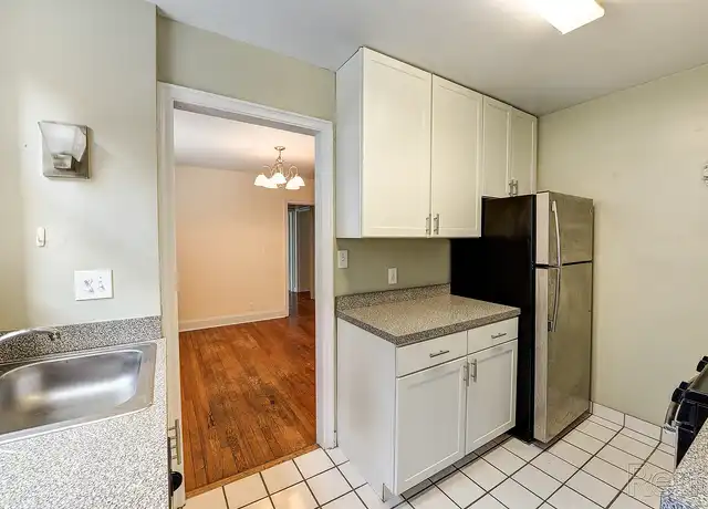 Property at Madison Court - 2475 Madison Rd, Cincinnati, OH, 45208, 1 bed, 1 bath, [object Object]