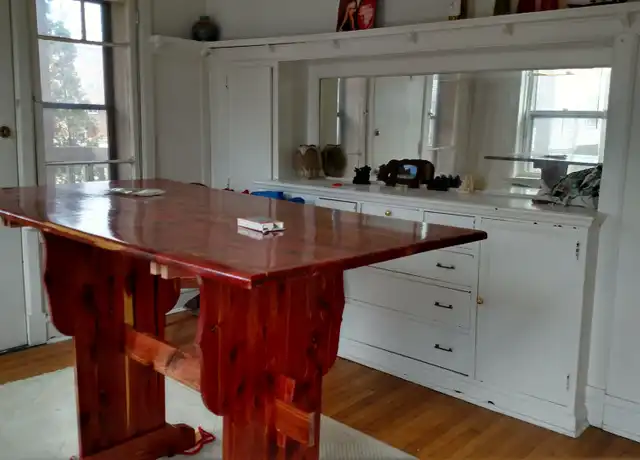 Property at 2321 E Belleview Pl Unit 2321 f, Milwaukee, WI, 53211, 2 beds, 1 bath, [object Object]