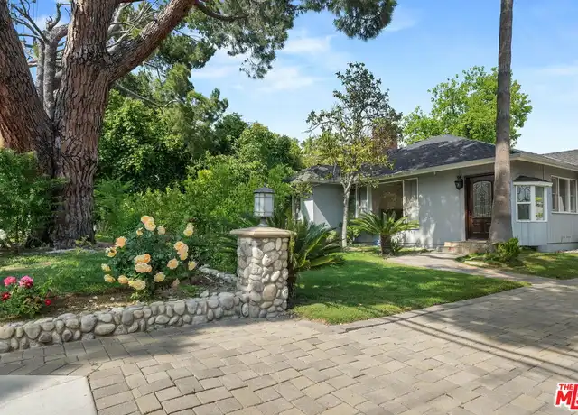 Property at 4818 La Canada Blvd, La Canada Flintridge, CA, 91011, 2 beds, 2 baths, [object Object]