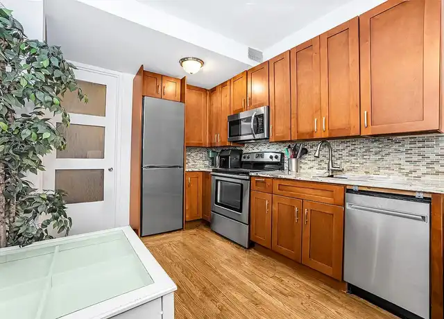 Property at 129 W 56th St Unit 5F, New York, NY, 10019, 3 beds, 1 bath, [object Object]