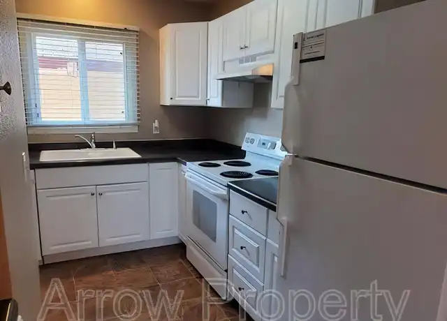 Property at 4611 Tipperary Trl, Lincoln, NE, 68512, 2 beds, 1.5 baths, [object Object]