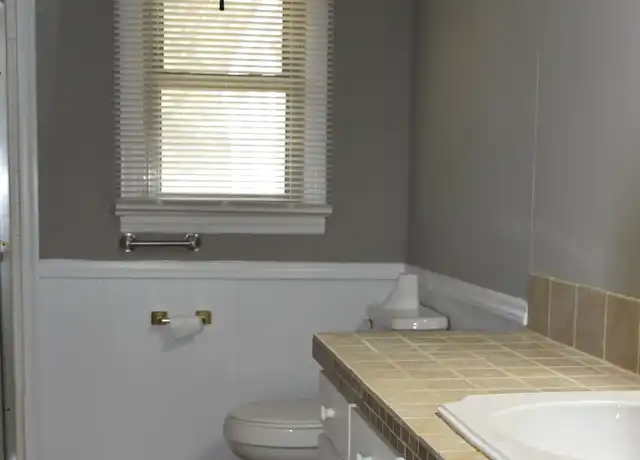 Property at 318 Fulton St, Kings Mountain, NC, 28086, 3 beds, 1 bath, [object Object]