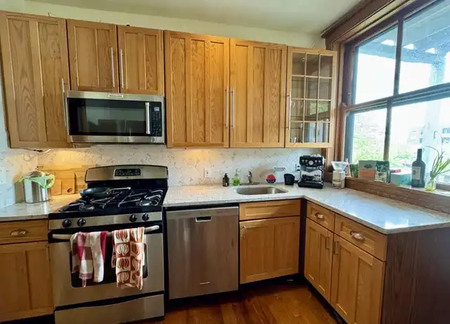 Property at 900 W Fletcher St, Chicago, IL, 60657, 1 bed, 1 bath, [object Object]