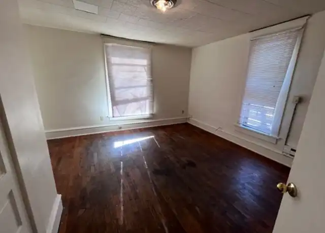 Property at 812 SW 6th Ave Unit 814 2, Topeka, KS, 66603, 2 beds, 1 bath, [object Object]