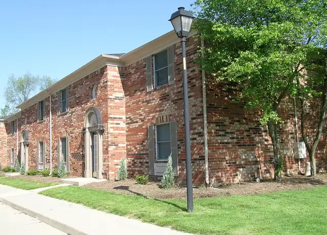 Property at Meridian Lakes - 7344 Meridian Hills Ct, Indianapolis, IN, 46260, 1-2 bed, 1-2 bath, [object Object]