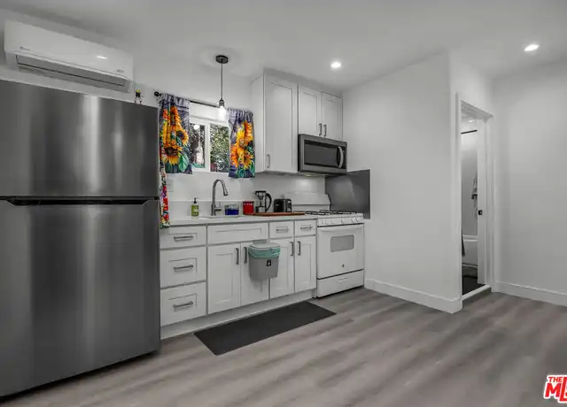 Property at 7301 8th Ave, Los Angeles, CA, 90043, 0 beds, 1 bath, [object Object]