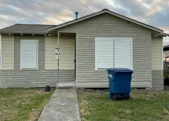Property at 2717 Rogers St, Corpus Christi, TX, 78405, 2 beds, 1 bath, [object Object]