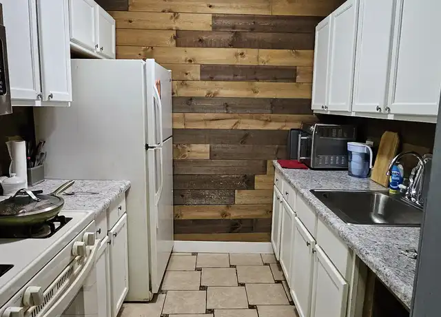 Property at 271 Shorewood Dr Unit GC, Glendale Heights, IL, 60139, 1 bed, 1 bath, [object Object]