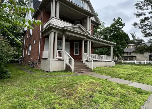 Property at 483 Edgewood St Unit 3rd floor, Hartford, CT, 06112, 2 beds, 1 bath, [object Object]