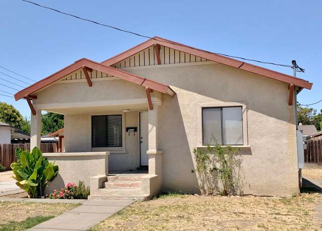 Photo of 960 East St, Hollister, CA 95023