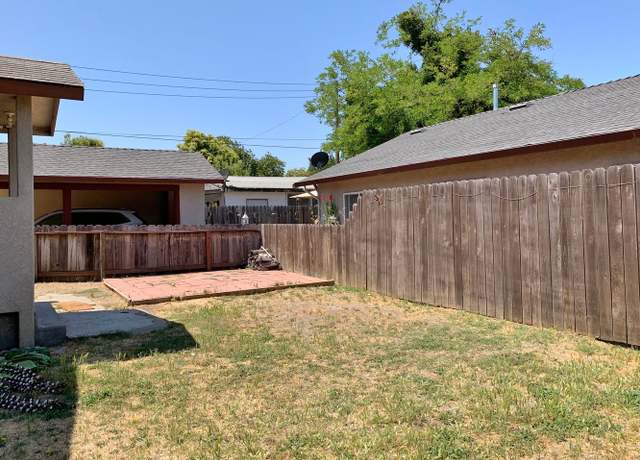 Photo of 960 East St, Hollister, CA 95023